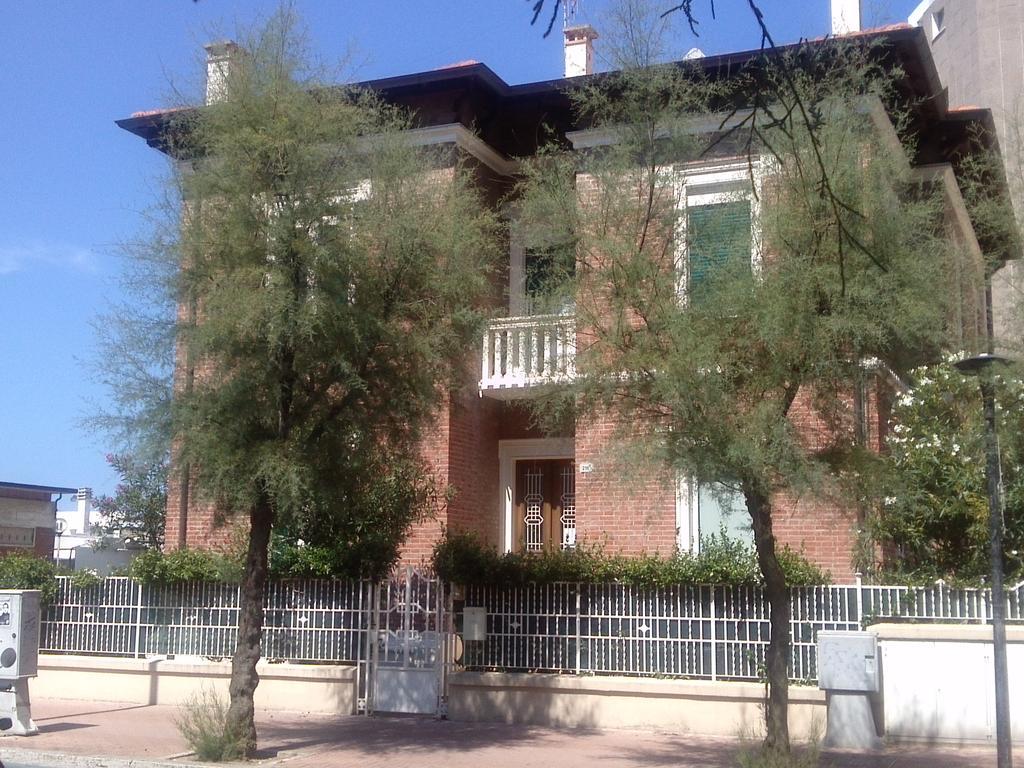 Appartamento In Villa Pesaro Extérieur photo