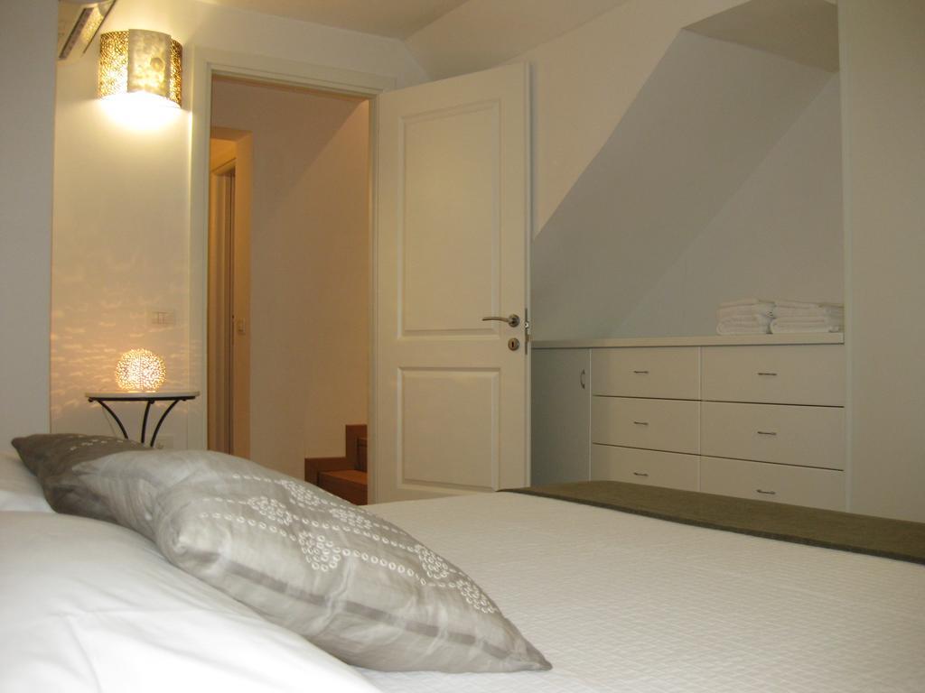 Appartamento In Villa Pesaro Chambre photo