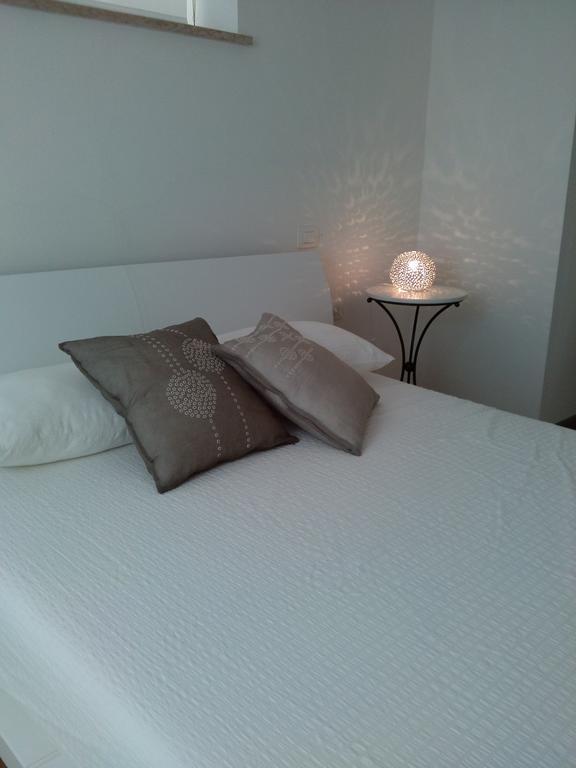 Appartamento In Villa Pesaro Chambre photo
