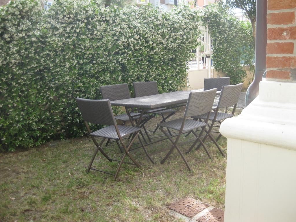 Appartamento In Villa Pesaro Chambre photo