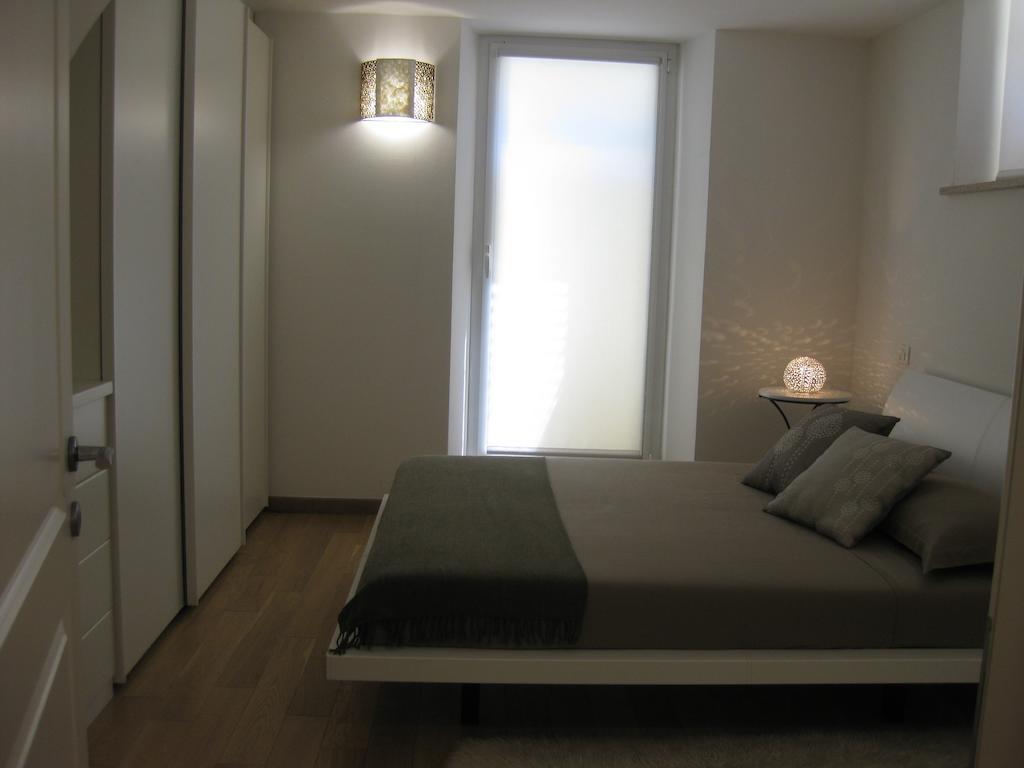 Appartamento In Villa Pesaro Chambre photo
