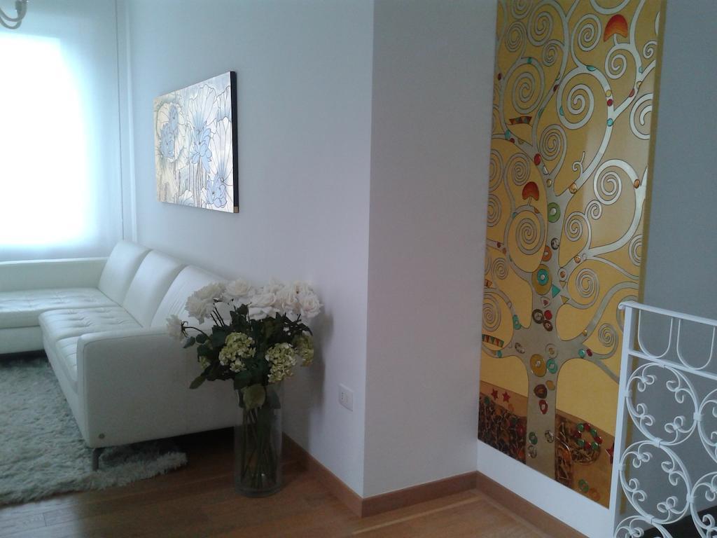 Appartamento In Villa Pesaro Chambre photo
