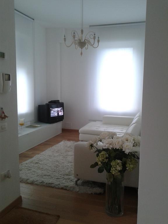 Appartamento In Villa Pesaro Chambre photo